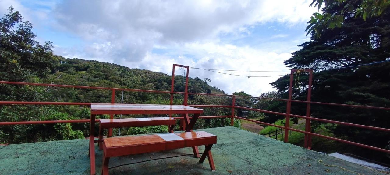 Monteverde Monkey Hostel Zewnętrze zdjęcie